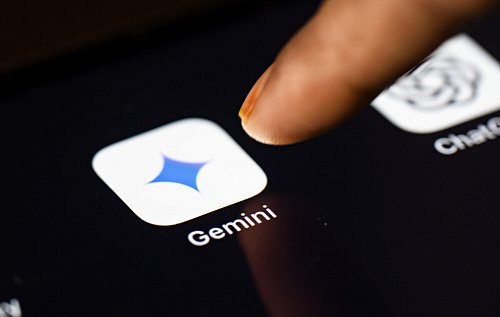 Künstliche Intelligenzen großer Anbieter müssen in Zukunft Angaben darüber machen, wie sie trainiert wurden. - © picture alliance / imageBROKER