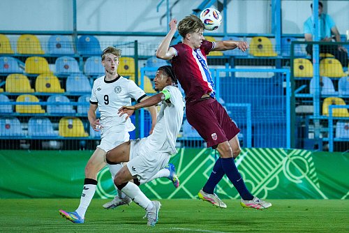 Mit der norwegischen U19-Nationalmannschaft schied Jonathan Norbye (r.) bei der Europameisterschaft bereits nach der Vorrunde aus. - © IMAGO/Alexandra Fechete