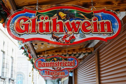 Der heiße Weihnachtsmarkt-Klassiker Glühwein darf natürlich auch in Bielefeld nicht fehlen. - © Pixabay
