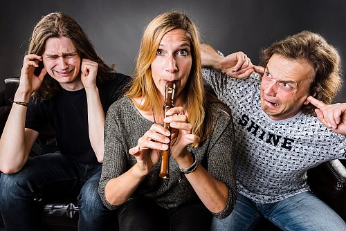 Die Band "JustBrill! - unplugged" spielt zum Stadtfestival-Auftakt in der Sieckendiek-Arena am Versmolder Marktplatz. - © Axel Clemens