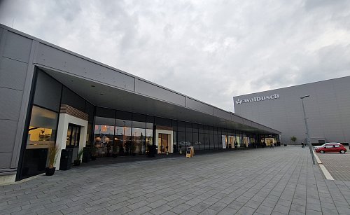 Im Ravenna-Park in Halle erwartet die Besucher neben dem Einkaufserlebnis auch gleich noch ein Essen im Restaurant "Kantine". - © Uwe Pollmeier