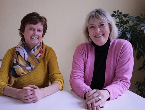 Rita Steinbruch (links) und Anke Sommerkamp wissen beide, wie wertvoll eine Organspende ist. - © Melanie Wigger