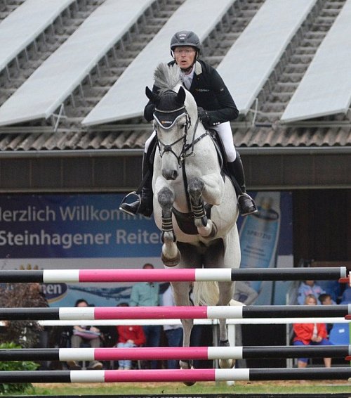 Tim Rieskamp-Goedeking gewann das erste Springen der großen Tour. - © Anke Schneider