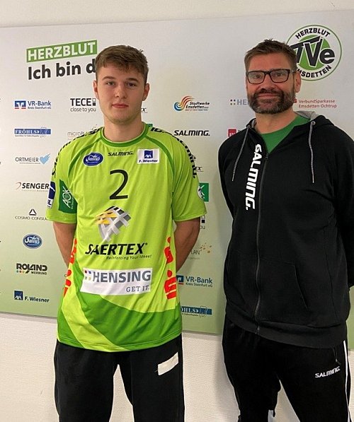 Mit einem Zweitspielrecht darf Alexej Demerza (links) für den TV Emsdetten die letzten Pflichtspiele in 2020 bestreiten. Coach Aaron Ziercke (rechts) freut sich über die kurzfristige Verstärkung. - © TV Emsdetten