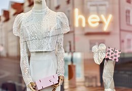 Bielefeld: Blick in die neuen Räume der Secondhand-Brautkleid-Boutique "Hey-Dress"
