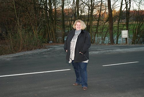 Zu früh gefreut: Angela Schwentker hoffte auf die heutige Öffnung der Nordstraße. Daraus wird nichts. - © Foto: Detlef Hans Serowy