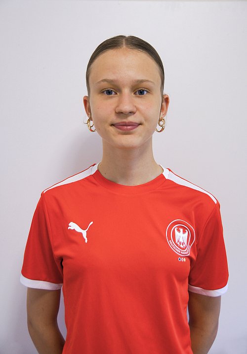 Julie Helling im Trikot der Nationalmannschaft. - © privat