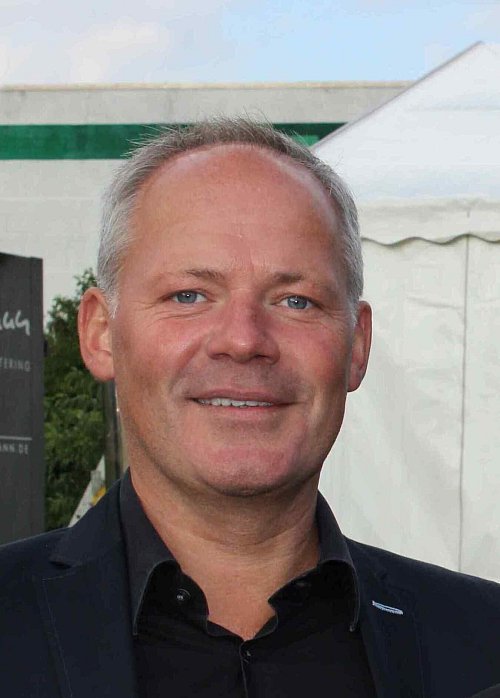 Georg Kalwar beim 50. Firmenjubiläum im Herbst 2015. - © HK