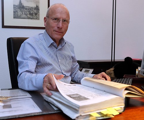 Rechtsanwalt Holger Rostek ist am 16. Dezember im Spiegelzelt auf der Bühne und gewährt Einblicke in seine Zeit als Strafverteidiger des einstigen Balsam-Finanzchefs Klaus Schlienkamp. - © Wolfgang Rudolf