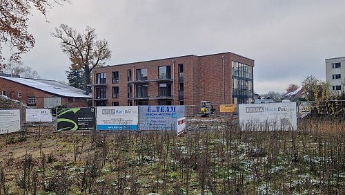 Im Mai 2025 sollen die neun Wohnungen am Postweg bezugsfertig sein. - © Uwe Pollmeier