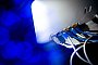 Netzwerkkabel (LAN-Kabel) stecken in einem Router - Sina Schuldt/dpa/dpa-tmn Netzwerkkabel (LAN-Kabel) stecken in einem Router - Sina Schuldt/dpa/dpa-tmn