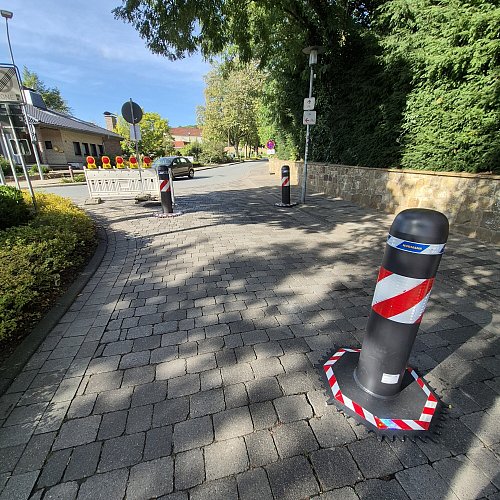 Oktablocks sperrten schon beim Kartoffelmarkt in Borgholzhausen das Festgelände ab. Jetzt auch beim Adventszauber. - © Stadt Borgholzhausen